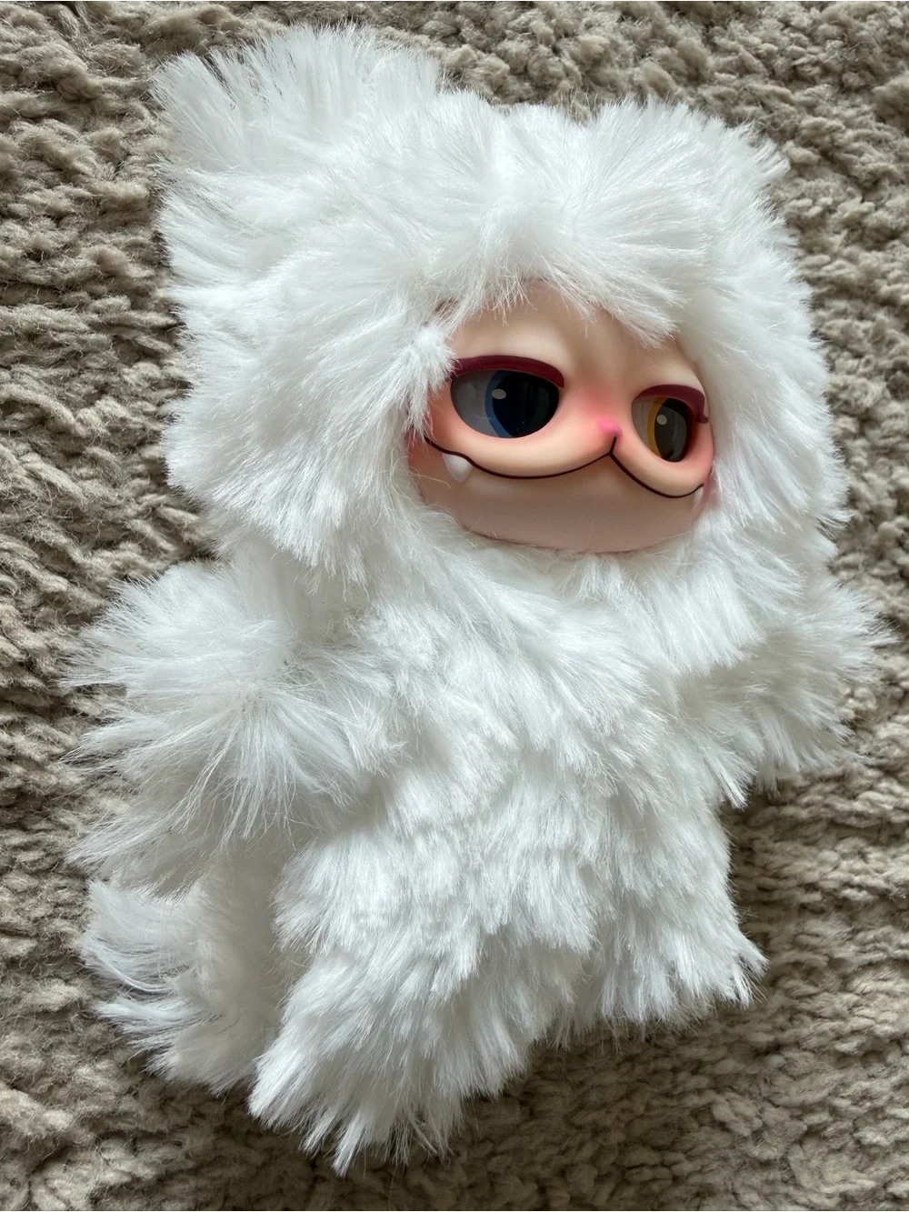 Cute GISMOW Kyussu Neko plush doll in white